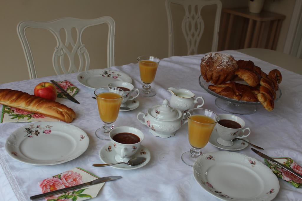 Le Clos Des Roses Bed & Breakfast Saint-Regle Room photo